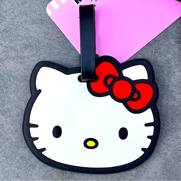 NWT SANRIO Hello Kitty White Red and Black 2pc Rubber Luggage Bag Travel Tag Set - Picture 2 of 12